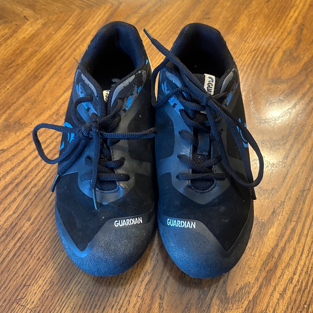 Guardian Yourh Baseball Cleats Size 4